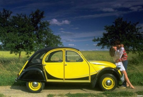 1948_90_Citroen_2CV_02